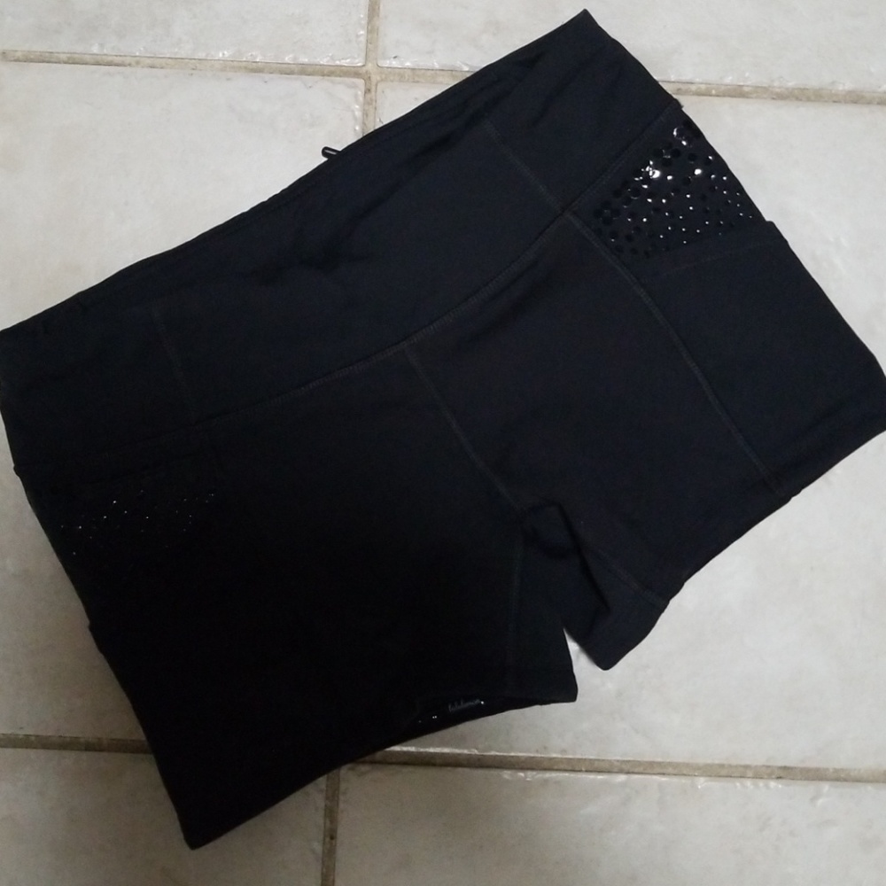 Lululemon hot shortie spandex